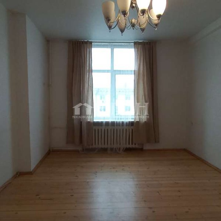 Сдаётся четырёхкомнатная квартира у м.Третьяковская. Москва, ЦАО, район Якиманка, улица Большая Полянка, 3/9