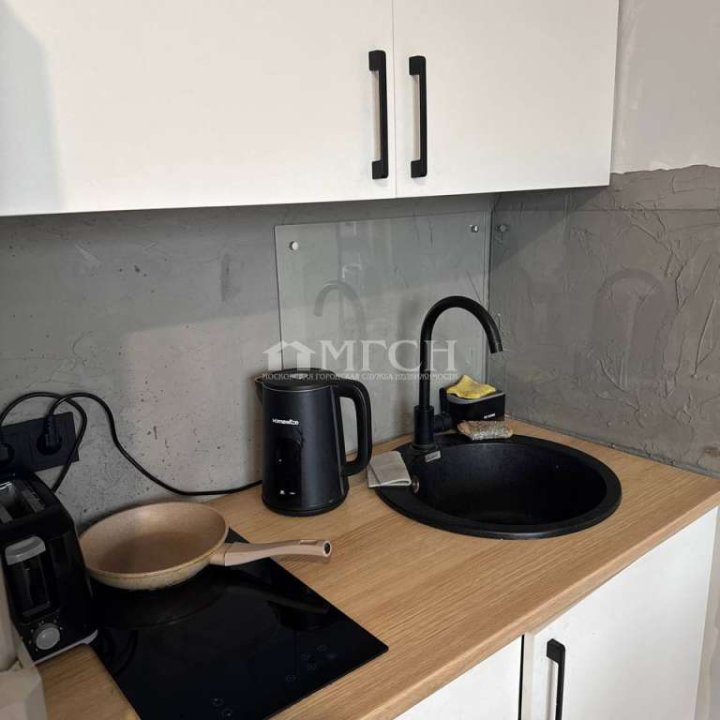 Продаётся однокомнатная квартира у м.Пыхтино. Москва, НАО, район Внуково, микрорайон Солнцево-Парк, улица Лётчика Ульянина, 3А