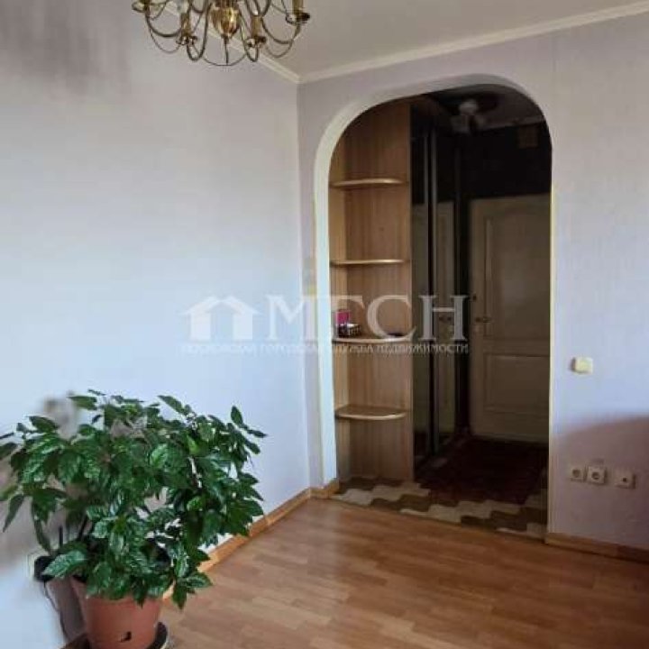 Продаётся трёхкомнатная квартира у м.Ховрино. Москва, САО, 1-й микрорайон Бусиново, улица Маршала Федоренко, 4к2