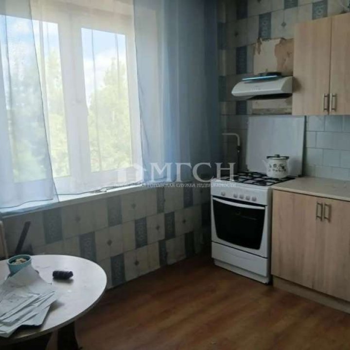 Продаётся трёхкомнатная квартира. Посёлок городского типа Сычёво, Волоколамский муниципальный округ, Школьная улица, 7