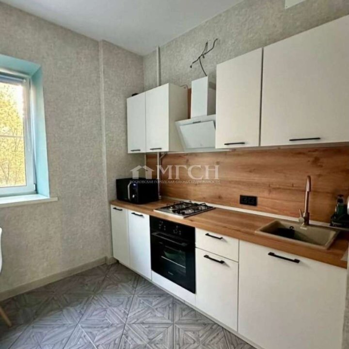 Продаётся двухкомнатная квартира у м.Тульская. Москва, ЮАО, Даниловский район, Малая Тульская улица, 2/1к4