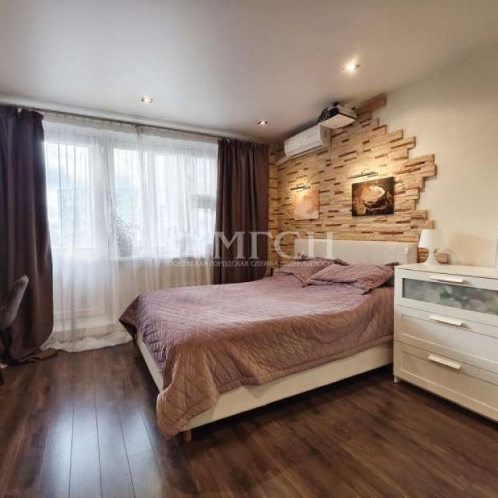 Продаётся однокомнатная квартира у м.Кленовый бульвар. Москва, ЮАО, 9-й квартал Нагатина, Кленовый бульвар, 26