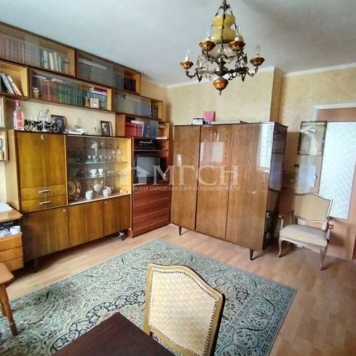 Продаётся двухкомнатная квартира у м.Молодёжная. Москва, ЗАО, 20-й квартал, Рублёвское шоссе, 79