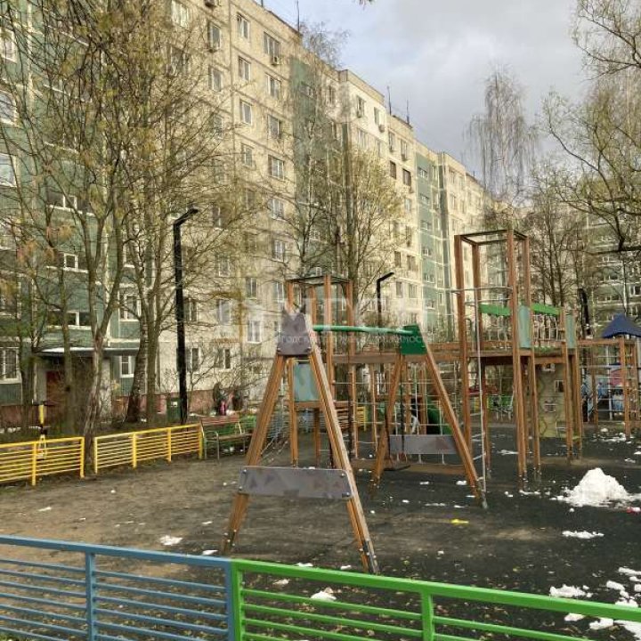 Продаётся трёхкомнатная квартира. Щёлково, городской округ Щёлково, микрорайон Заречный, Космодемьянская улица, 4