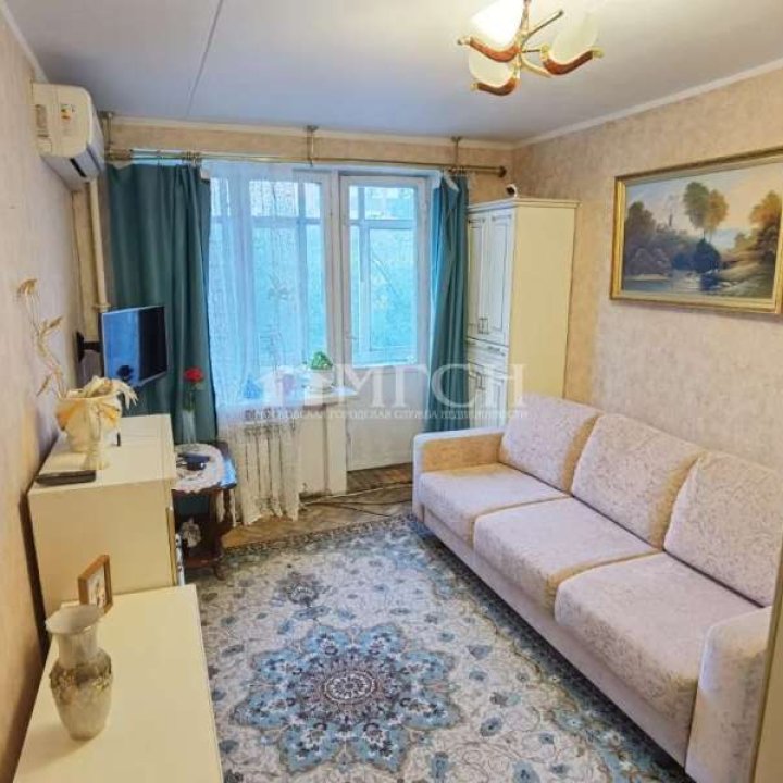 Продаётся двухкомнатная квартира у м.Соколиная Гора. Москва, ВАО, район Соколиная Гора, проспект Будённого, 39к1