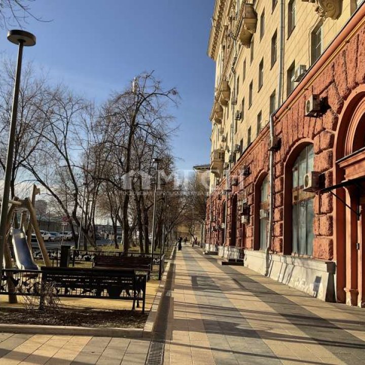 Продаётся трёхкомнатная квартира у м.Студенческая. Москва, ЗАО, район Дорогомилово, Киевская улица, 22