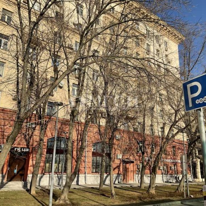 Продаётся трёхкомнатная квартира у м.Студенческая. Москва, ЗАО, район Дорогомилово, Киевская улица, 22