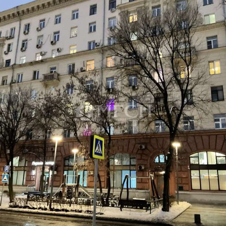 Продаётся трёхкомнатная квартира у м.Студенческая. Москва, ЗАО, район Дорогомилово, Киевская улица, 22
