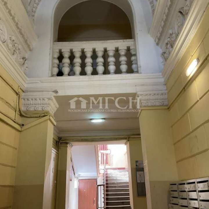 Продаётся трёхкомнатная квартира у м.Студенческая. Москва, ЗАО, район Дорогомилово, Киевская улица, 22