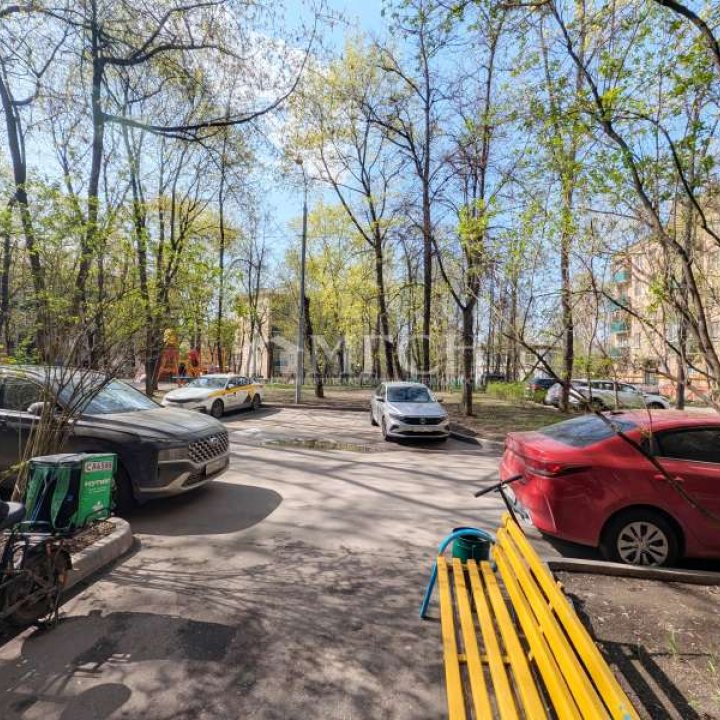 Продаётся трёхкомнатная квартира у м.Электрозаводская. Москва, ВАО, район Соколиная Гора, улица Семёновский Вал, 10к2