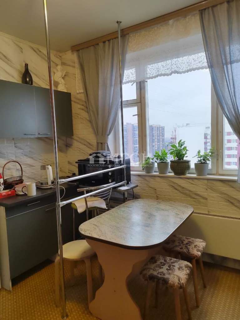 Продажа 3-комнатной квартиры у метро Новопеределкино. Боровское шоссе, 45