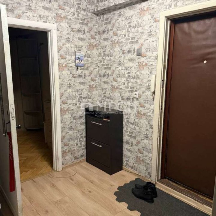 Продаётся двухкомнатная квартира у м.Профсоюзная. Москва, ЮЗАО, 6-й квартал, Нахимовский проспект, 40