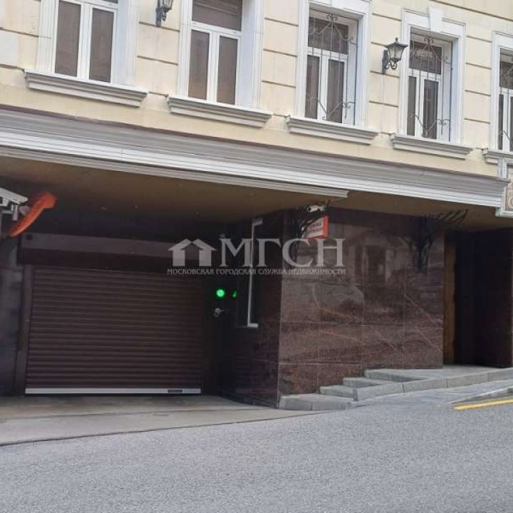 Продаётся трёхкомнатная квартира у м.Кузнецкий мост. Москва, ЦАО, Мещанский район, Печатников переулок, 3с1