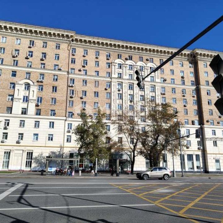 Продаётся трёхкомнатная квартира у м.Автозаводская. Москва, микрорайон Л, Велозаводская улица, 11/1