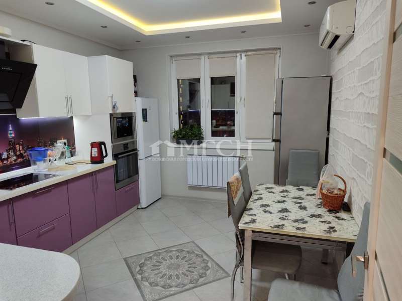 Продажа 2-комнатной квартиры в Подмосковье (посёлок городского типа Путилково). Новотушинская улица, 4