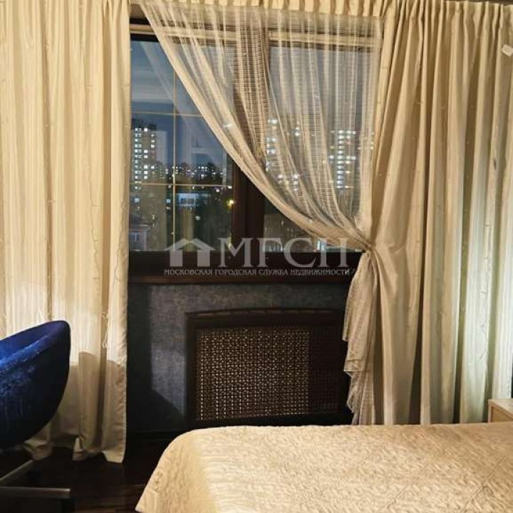 Продаётся двухкомнатная квартира у м.Молодёжная. Москва, ЗАО, 18-й квартал, Полоцкая улица, 25к2