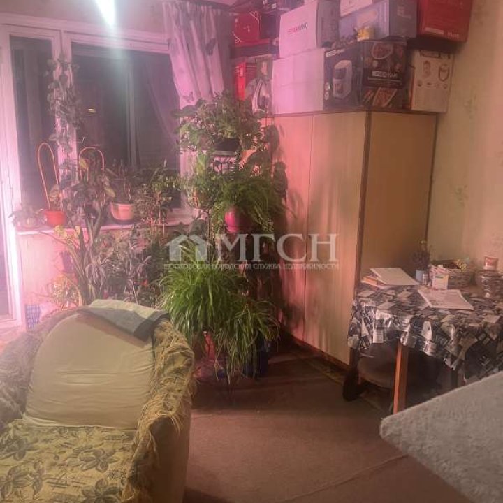 Продаётся однокомнатная квартира у м.Орехово. Москва, ЮАО, район Орехово-Борисово Южное, 5-й микрорайон, Домодедовская улица, 38к2