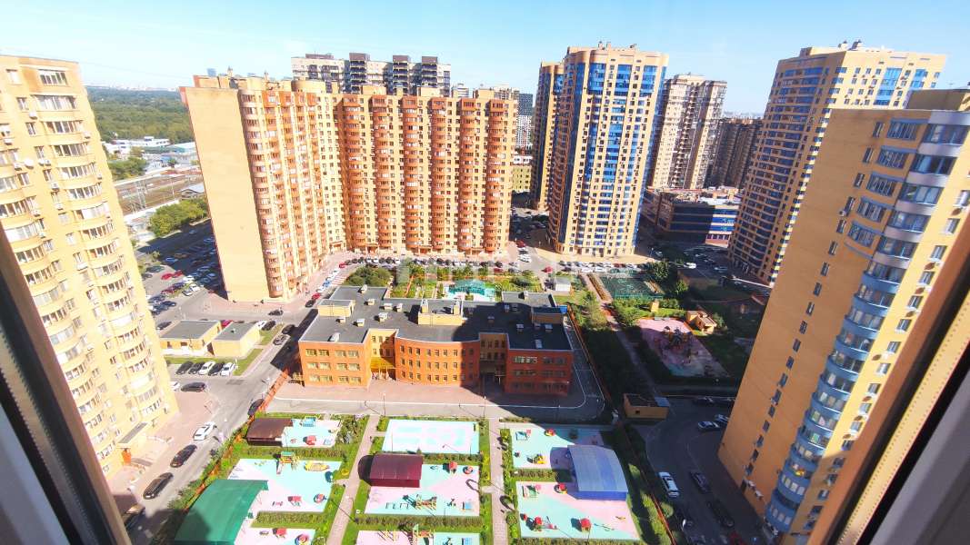 Продажа 5-комнатной квартиры в Подмосковье (Реутов). Улица Октября, 38