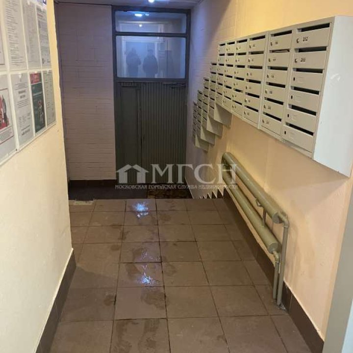 Продаётся трёхкомнатная квартира у м.Шипиловская. Москва, ЮАО, 10-й микрорайон Орехова-Борисова, улица Мусы Джалиля, 28к1