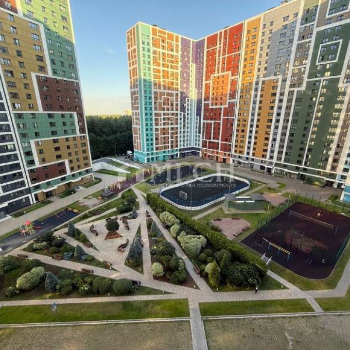 Продаётся однокомнатная квартира у м.Улица Старокачаловская. Москва, ЮЗАО, жилой комплекс Эталон-Сити, Старокрымская улица, 15к1